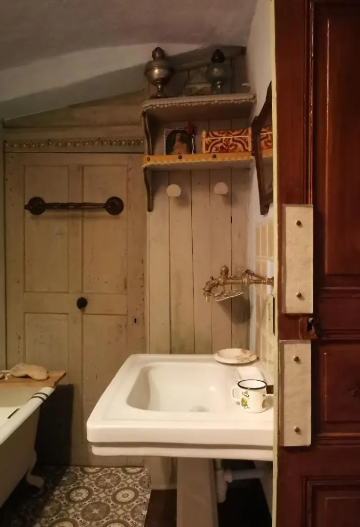 La Maison De Tante Jeanne Marcols-les-Eaux 0*,