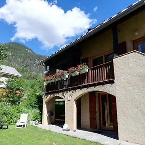 https://la-givrine.fr-provencehotel.com